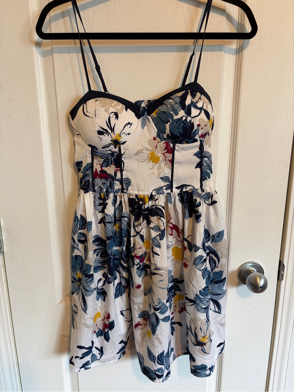 Floral Sweetheart Sundress in White and Navy